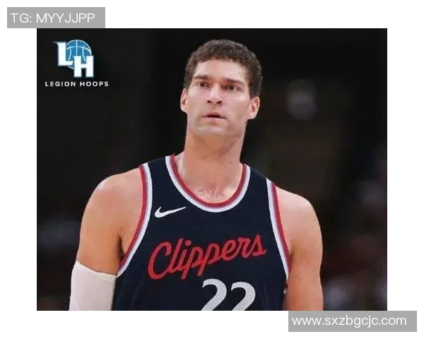布鲁克洛佩斯：从篮球新星到NBA顶尖中锋的辉煌之路