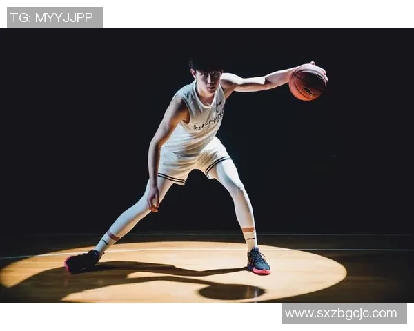 曾凡博：从青涩新星到篮球赛场的璀璨明珠，未来可期的篮球梦想之路