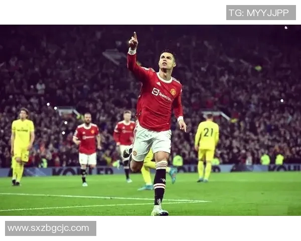 欧冠赛场惊现奇葩事件球迷闯入抢夺C罗珍贵球衣