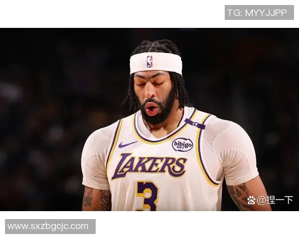 浓眉与湖人之间的传奇旅程与未来展望解析 浓眉与湖人之间的传奇旅程与未来展望解析