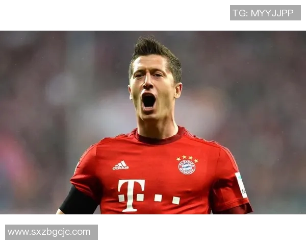 莱万状态火热欧冠射手榜领跑10场打入12球金靴在望