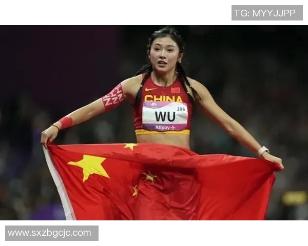 重庆网球队在全国锦标赛积分榜上以65分稳居第一名展现强劲实力