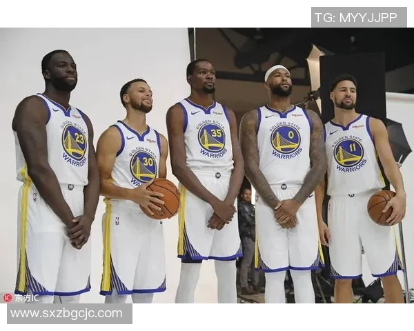 2017至2018赛季NBA勇士队与雄鹿队精彩对决回顾与分析