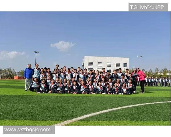 亚当斯的传奇人生与影响力探秘：从个人成就到全球视野的深度分析